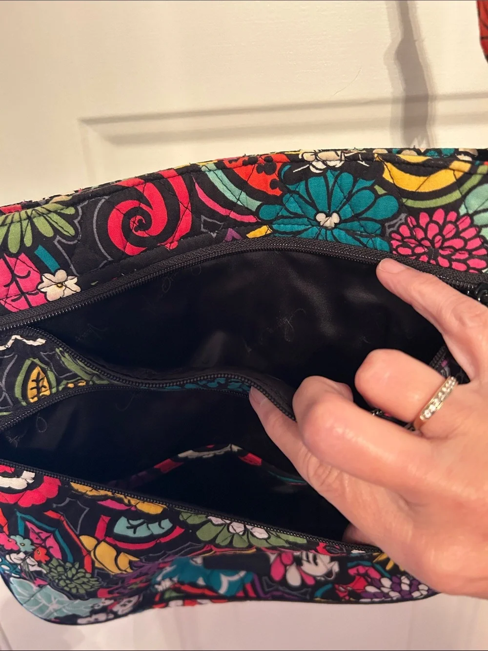 Vera Bradley Disney Parks Mickey Mouse Crossbody Hipster Bag - Picture 4 of 6